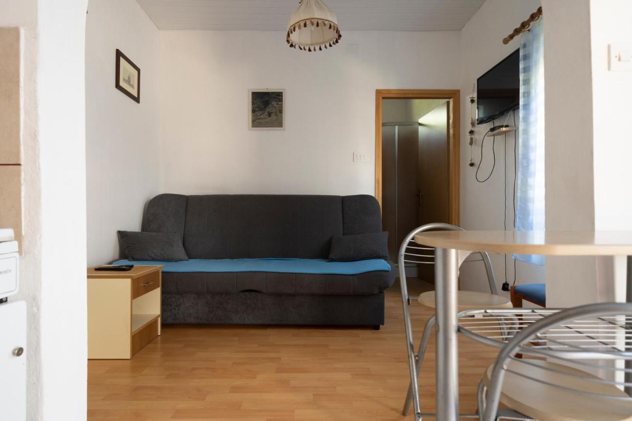 Studio Apartman Ema 2 Gornji Karin Ngoại thất bức ảnh